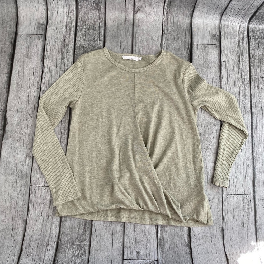 Light green sweater SUPER soft